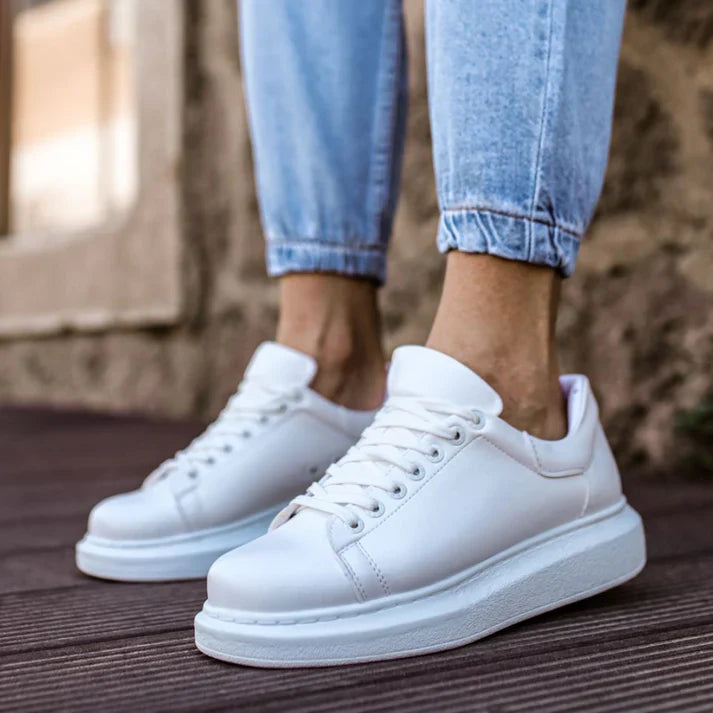 ZAPATOS MINIMALISTAS DE PIEL BLANCA PARA HOMBRE – ESTILO ELEGANTE, COMODIDAD TOTAL